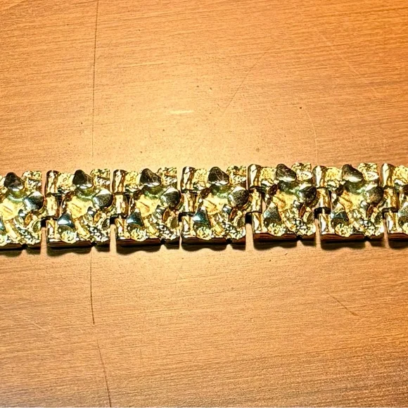 Gold Bracelet with Organic Stones and Textured Segments - Picture 8 of 11